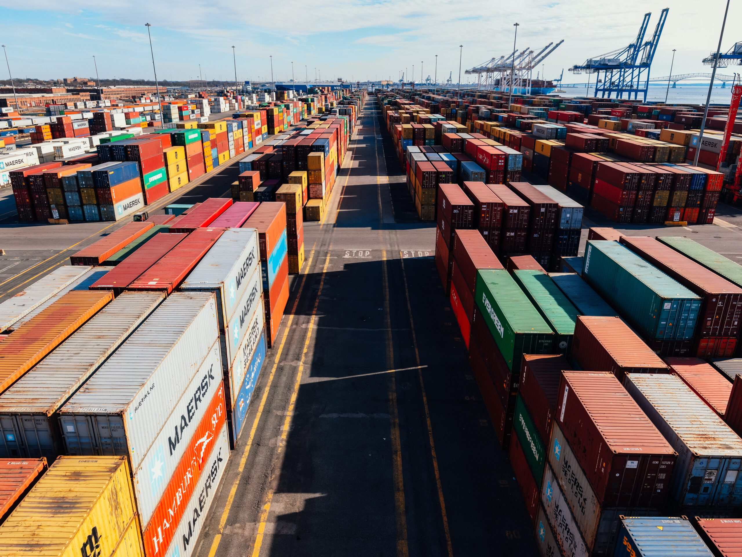 Containers to the horizon. Photo by Kelly on Pexels.